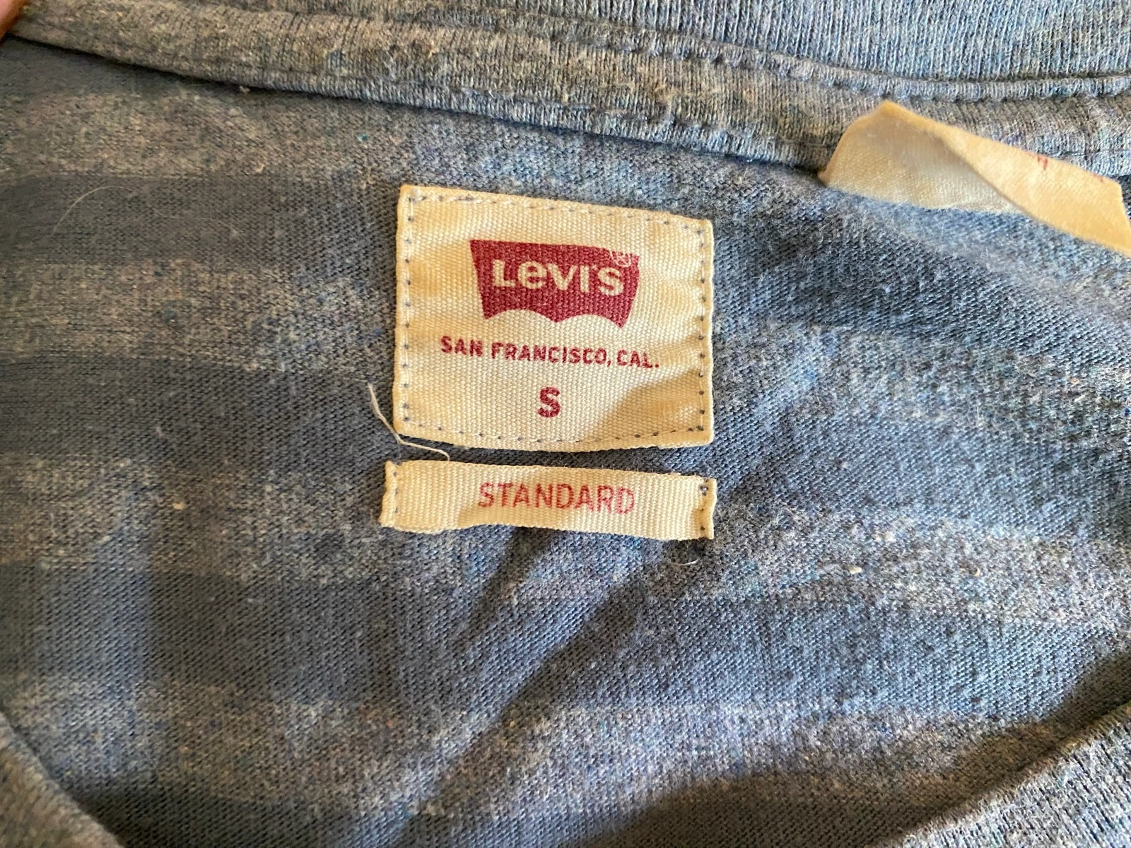 T-shirt Levi’s azul mesclado listrado homem S 100% algodão logo vermelho casual – photo 6